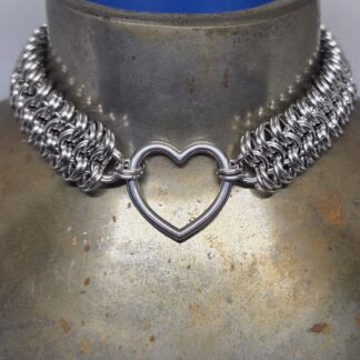 Kinged Heart Choker